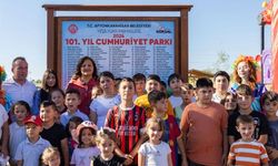 101. Yıl Cumhuriyet Parkındaki Ağaçlar Çocuklara Emanet