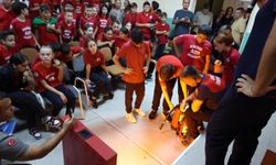 İzmir’de ateş savaşçıları öğrencilerle buluştu