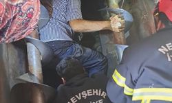 Yem karma tankına düşen işçi yaralandı