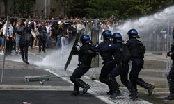 Fransa'daki protestolarda gözaltı sayısı 473'e yükseldi