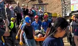 Göçük altında kalan madencilerden birisi kurtarıldı