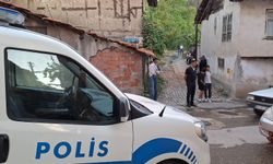 Yaşlı adam yalnız yaşadığı evde ölü bulundu