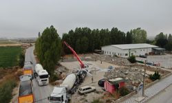 Düğün salonu için beton atıldı