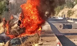 Otobüs ile çarpışan tır devrilip alev alev yandı: 1 yaralı