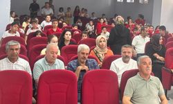 Depremde Kaybettiklerini Unutmadı: Okula Salon Açtı