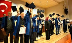 DPÜ 3. Yaş Üniversitesi’nde Mezuniyet Coşkusu