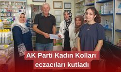 AK Parti Kadın Kolları eczacıları kutladı