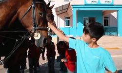 Atlı Jandarma Timleri Okul Çevresinde Devriye Yaptı