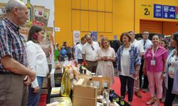 Başkan Ünlüce Tarım Fuarını Ziyaret Etti