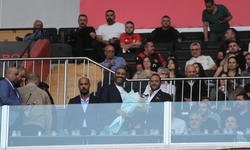 Derbi Öncesi Çiçekli Başlangıç