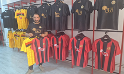 Eskişehirspor lisanslı ürünleri taraftarla buluştu
