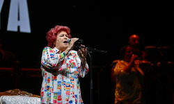 Çim Konserleri’nde Selda Bağcan rüzgarı esti