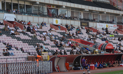 Tribüne Taraftar Çekemedi