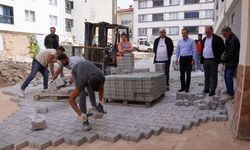 Üstyapı çalışmalarını inceledi