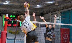 Büyükşehir Belediyespor voleybol'da sezona galibiyetle başladı