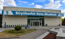 Üniversite Ankara'da okunur