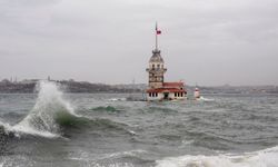 İSTANBUL'A FIRTINA VE KUVVETLİ YAĞIŞ UYARISI