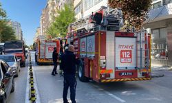 Atatürk Caddesi'nde o senaryo gerçeğe döndü: Yangına giden itfaiye ekipleri ilerleyemedi