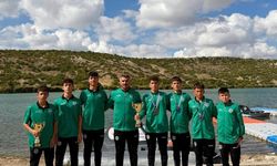 Sakarya Büyükşehir sporcuları Eskişehir’de ikincilik kupasını kaldırdı