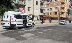 Bıçaklı kavgada kan döküldü: 1: yaralı