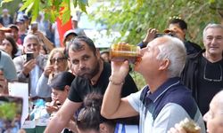 2 dakikada 1 kilogram bal yedi, izleyenler hayret etti