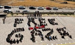 Liseli öğrenciler zulme sessiz kalmadı