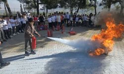 Minik itfaiyeciler yangın güvenliğini öğrendi
