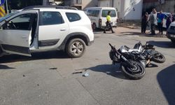 Otomobille motosiklet kazası korkuttu