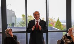 Başkan Özlü'den gençlere: "Kendiniz olun"
