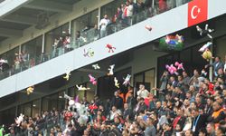 Gençlerbirliği taraftarları Gazzeli çocukları unutmadı