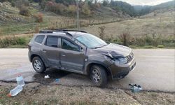 Takla atan araçta 2 kişi yaralandı