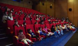 Zarokistan’daki çocuklar tiyatroda buluştu