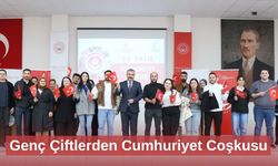 Genç Çiftlerden Cumhuriyet Coşkusu