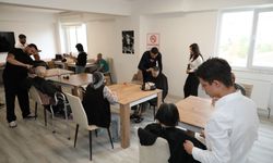 Lütfü Yüksel Yaşlı Bakım Merkezi sakinlerine kuaför desteği