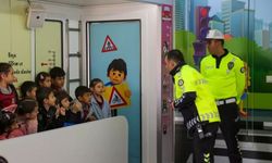 Muş'ta Polis Ekipleri Öğrencilere Trafik Eğitimi Verdi