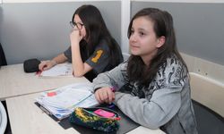 Başkan Ataç öğrencilerin yanında