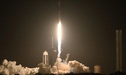 NASA, Ay'a iniş stratejisini revize ediyor.