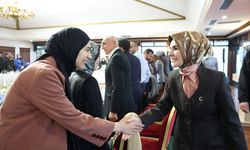 Bakan Göktaş, sosyal medya düzenlemesi için STK temsilcileriyle bir araya geldi