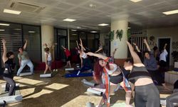 İzmirli gençler için yoga saati