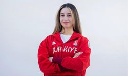 Belediyesporlu Özge Yılmaz'dan gümüş madalya
