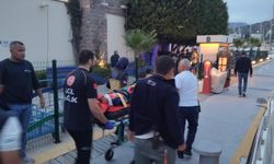 Bot kayalıklara çarptı: 4 yaralı