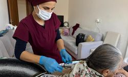Evde bakım hizmeti gönüllere dokunuyor