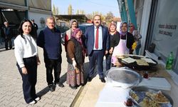 İnönülü kadınlardan Başkan Harmancı'ya bazlama ikramı