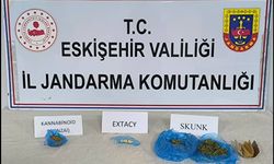 2 şahsı şüpheli hareketleri ele verdi