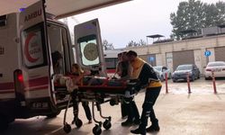 Otomobil tırın altına girdi: 4 yaralı