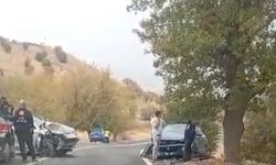 Kontrolden çıkan iki otomobil kaza yaptı