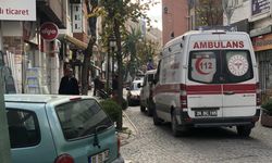 Ters yönden gelen otomobil ambulansın ilerlemesini engelledi