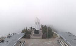 Sisle kaplayan anıt kartpostallık görüntüler ortaya çıktı