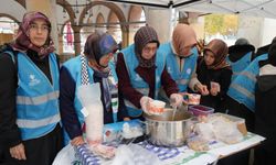 Kadınlar Gazze için hayır çarşısı kurdu