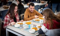 Anadolu Üniversitesi, yemek bursu ile öğrencisinin yanında